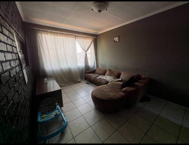 1 BEDROOM APARTMENT FOR SALE IN PRETORIA WEST